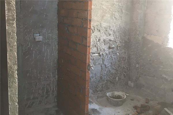 老房子裝修，原來洗澡間的瓷磚不拆再重新裝修可以嗎？