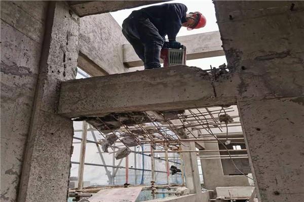 混凝土柱子拆除的方法。