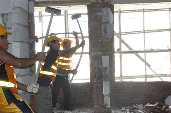 拆除作業(yè)時要注意哪些安全事項?