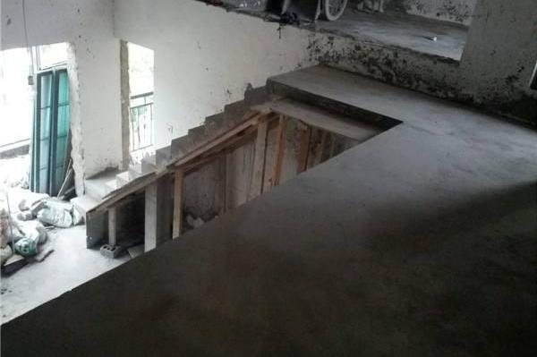 二樓鋼筋混凝土樓梯怎么拆除？