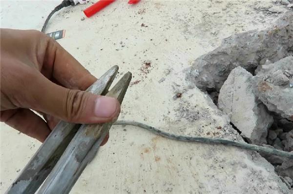 剔鑿混凝土墻多少錢一平米？