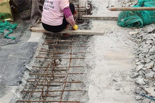 工地剔鑿后澆帶多少錢一米？