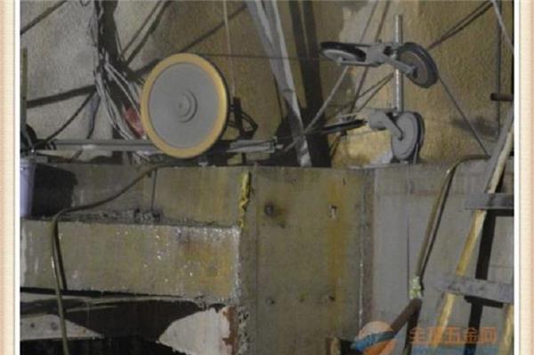 混凝土切割拆除工程使用墻鋸還是繩鋸？