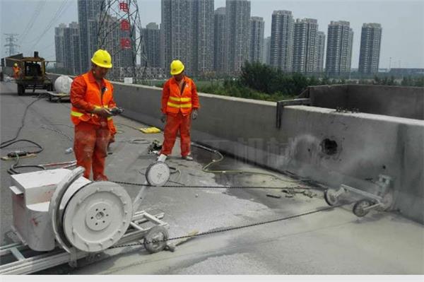 關(guān)于混凝土切割拆除的施工方法。