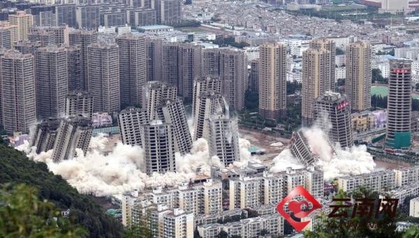 拆高樓的方法，你知道樓房是如何拆除的嗎？