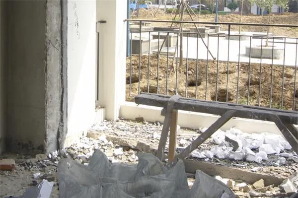 裝修砸墻怎么收費 ，裝修砸墻垃圾費怎么收費？