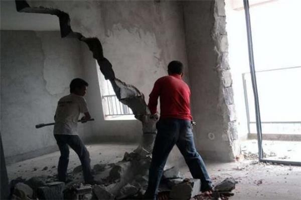 砸墻的師傅去哪找？