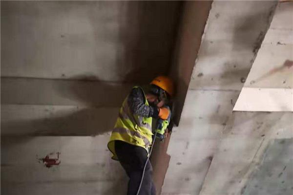 如何剔鑿地面、混凝土和墻面？