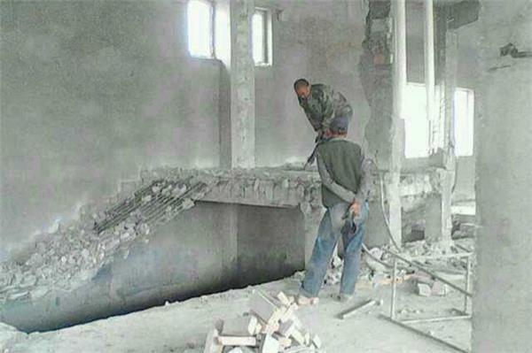 拆除樓梯和裝修拆除的費用是多少？