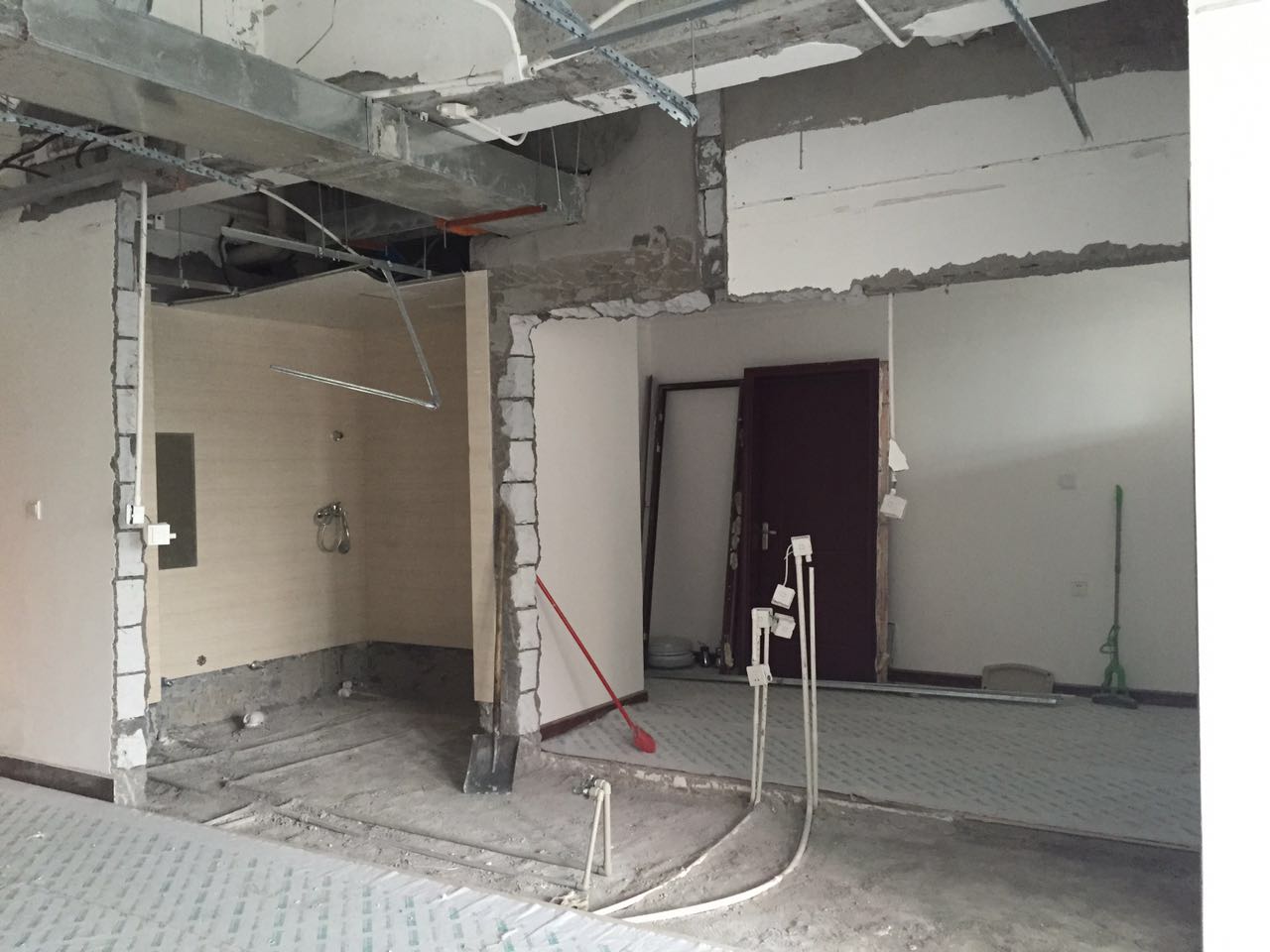 拆墻磚，拆瓷磚，家裝拆除，墻面拆除