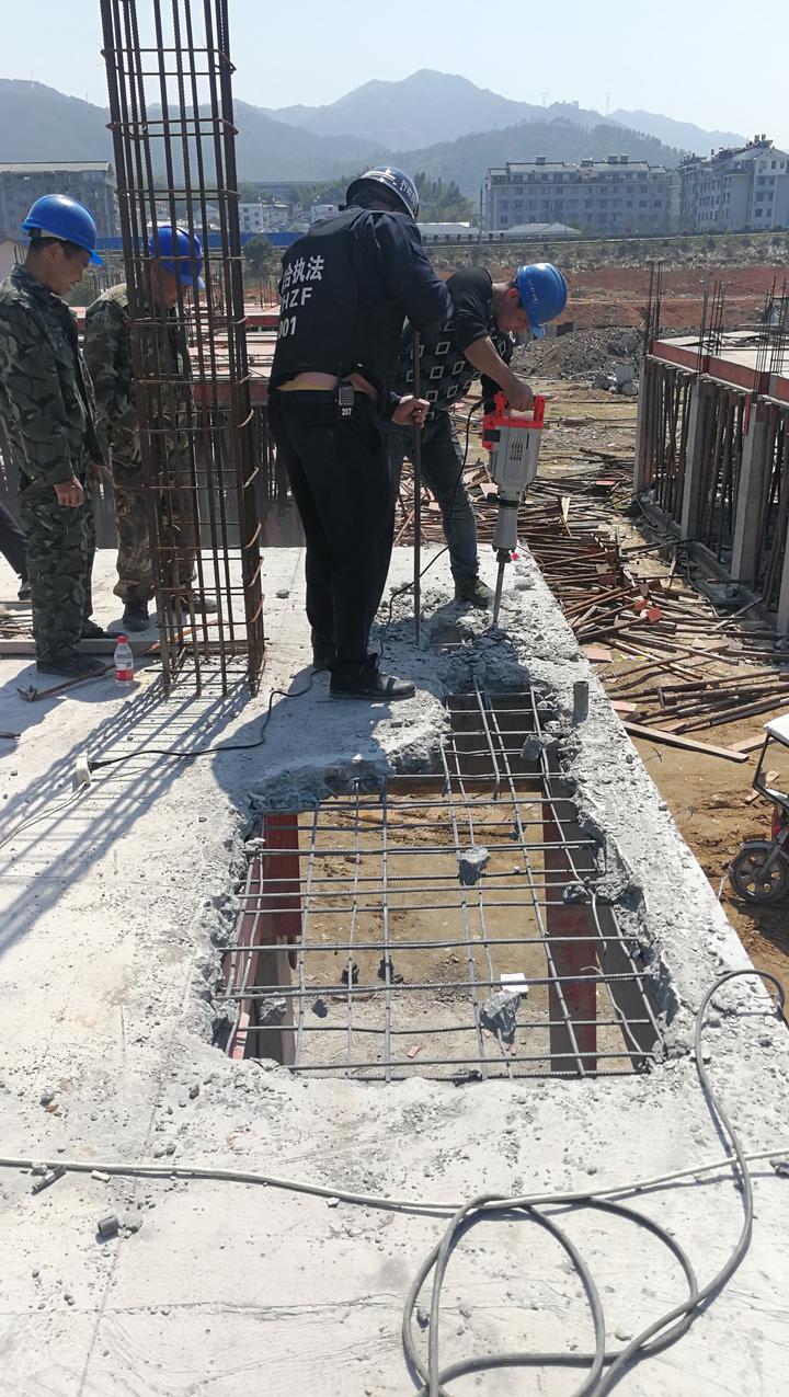 人工拆除，電鎬拆除，