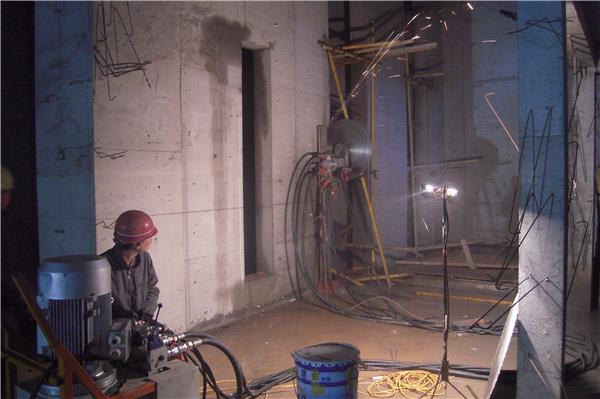 混凝土無損切割技術(shù)在建筑改造中的應(yīng)用